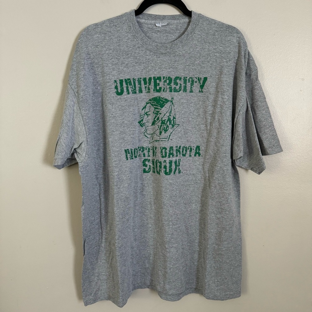 University Of North Dakota Sioux Gray Tee